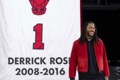 乐鱼体育-1月25日举办仪式！罗斯提前参观公牛球衣退役旗帜 三大前队友现身