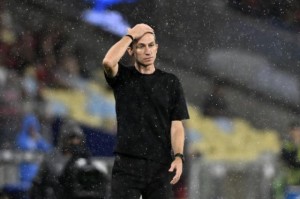 乐鱼app-开年失两冠 8比0大胜 菲利佩·路易斯仍被就地解职