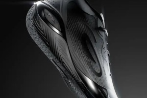 颜值怎样？迪卡侬发布萨尔签名鞋黑色款并拍摄宣传照