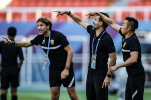 乐鱼体育-二人破荒海港处处开花 4比1完胜让莱科松了口气